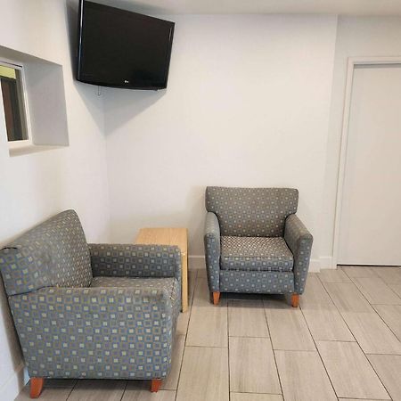 Travelodge By Wyndham Stockton Buitenkant foto