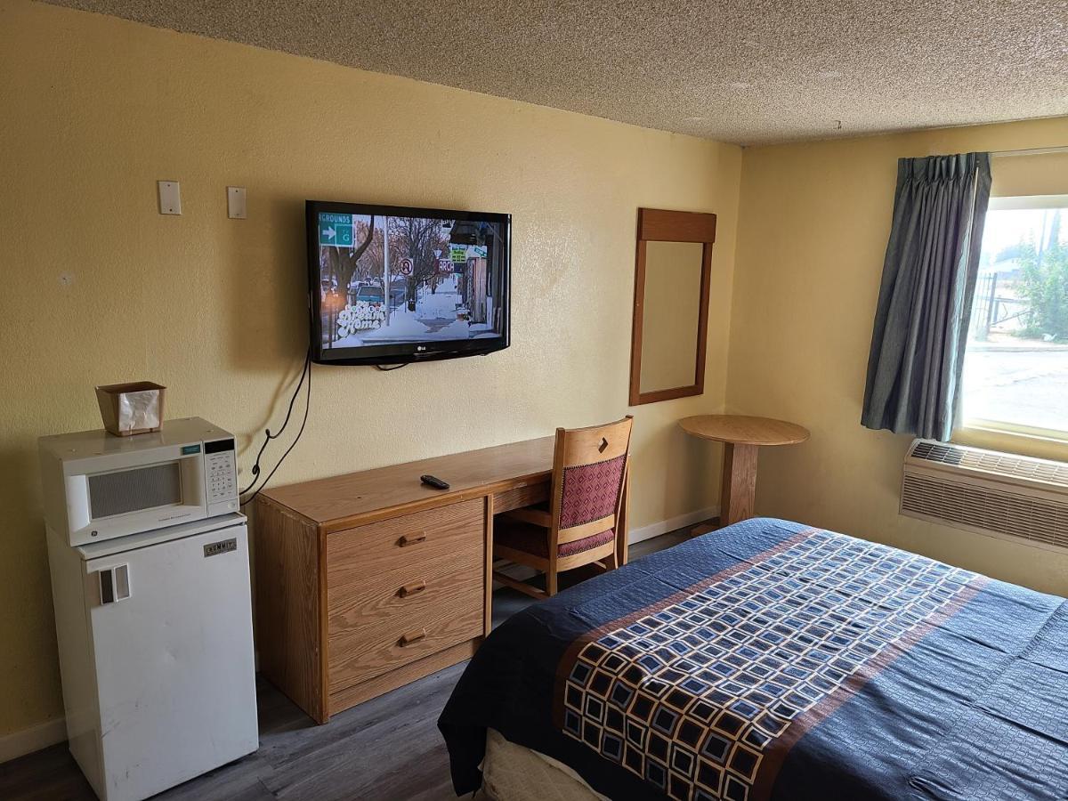 Travelodge By Wyndham Stockton Buitenkant foto