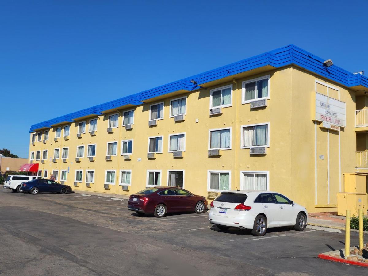 Travelodge By Wyndham Stockton Buitenkant foto
