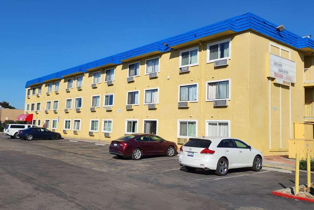 Travelodge By Wyndham Stockton Buitenkant foto