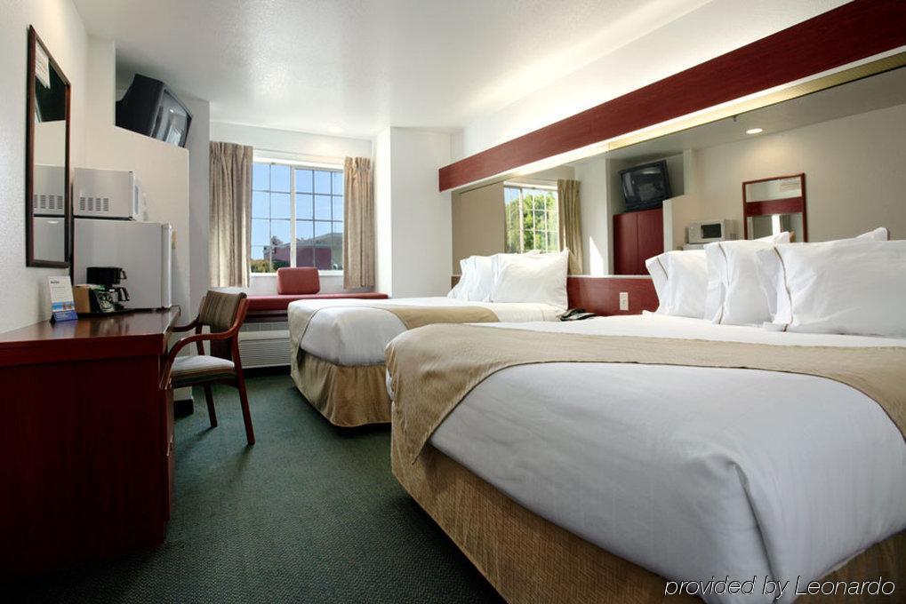 Travelodge By Wyndham Stockton Buitenkant foto