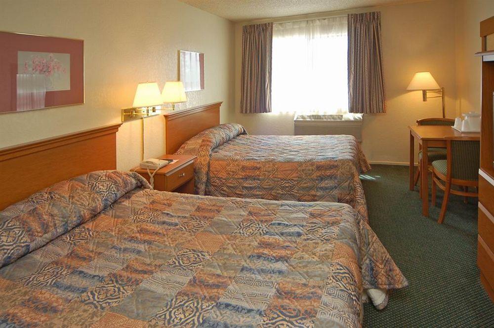 Travelodge By Wyndham Stockton Buitenkant foto